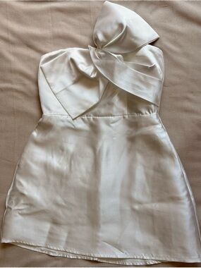 Lulu's Utterly Pretty White Bow One-Shoulder Mini Dress with Pockets